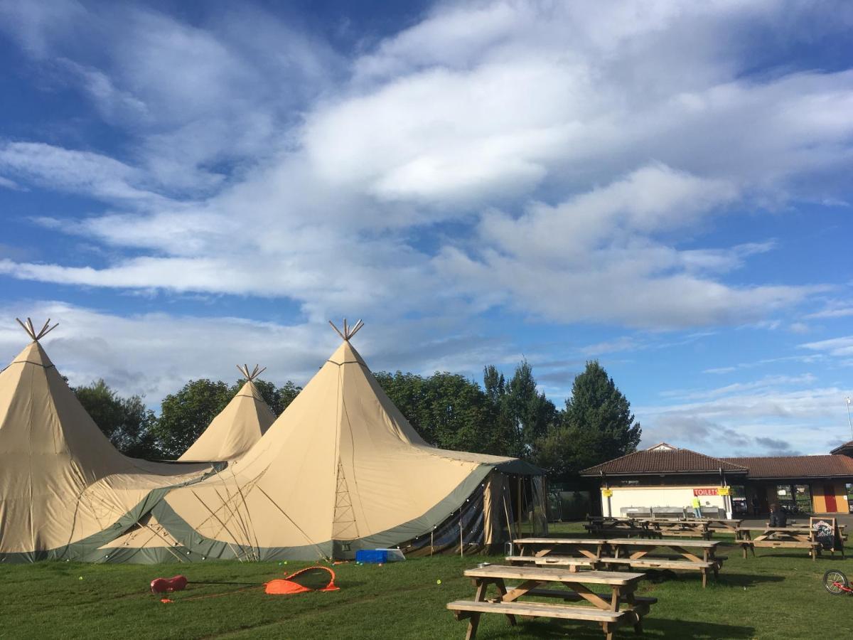 Edinburgh Festival Camping Hotel Ingliston Exterior photo