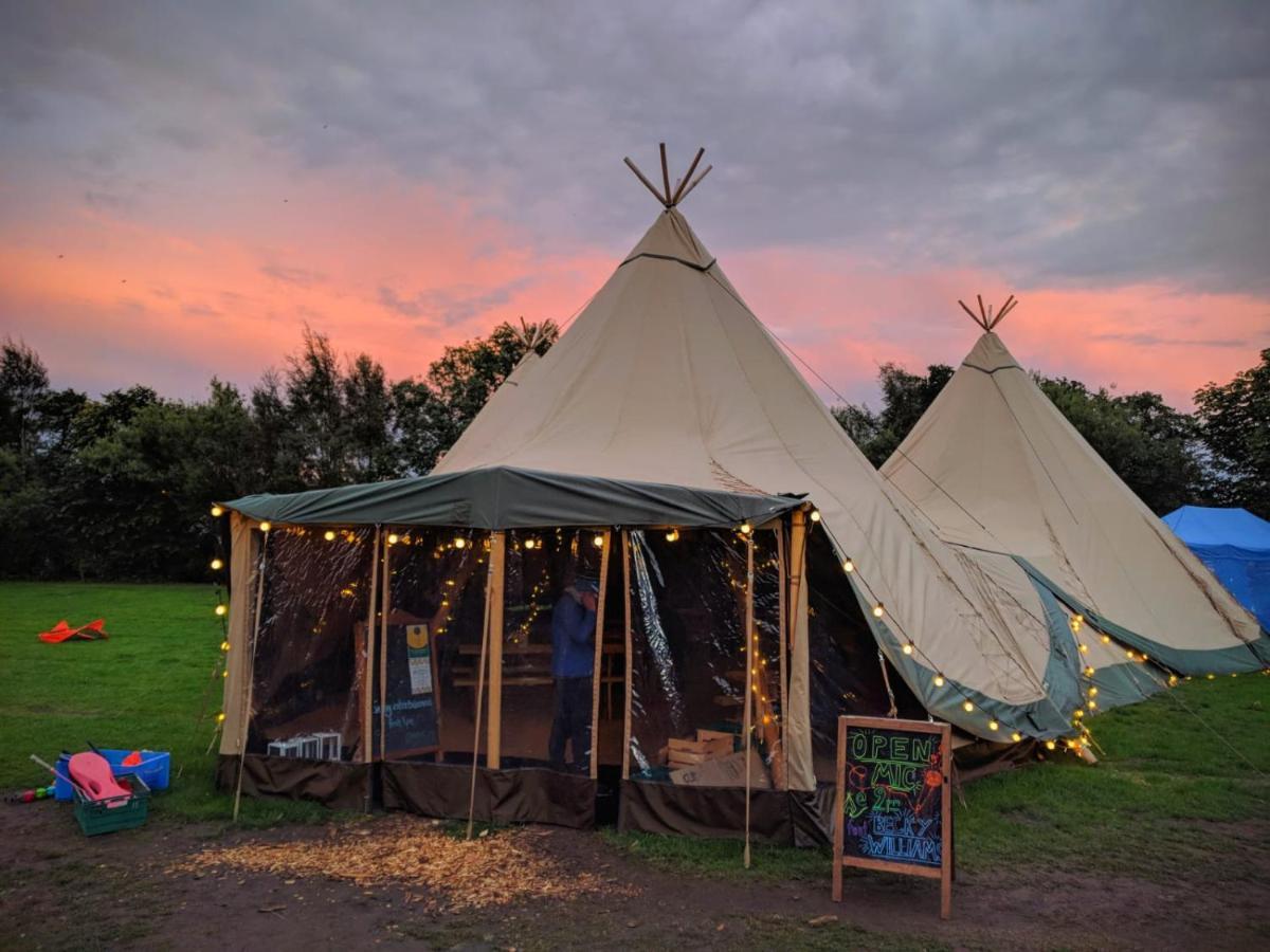 Edinburgh Festival Camping Hotel Ingliston Exterior photo