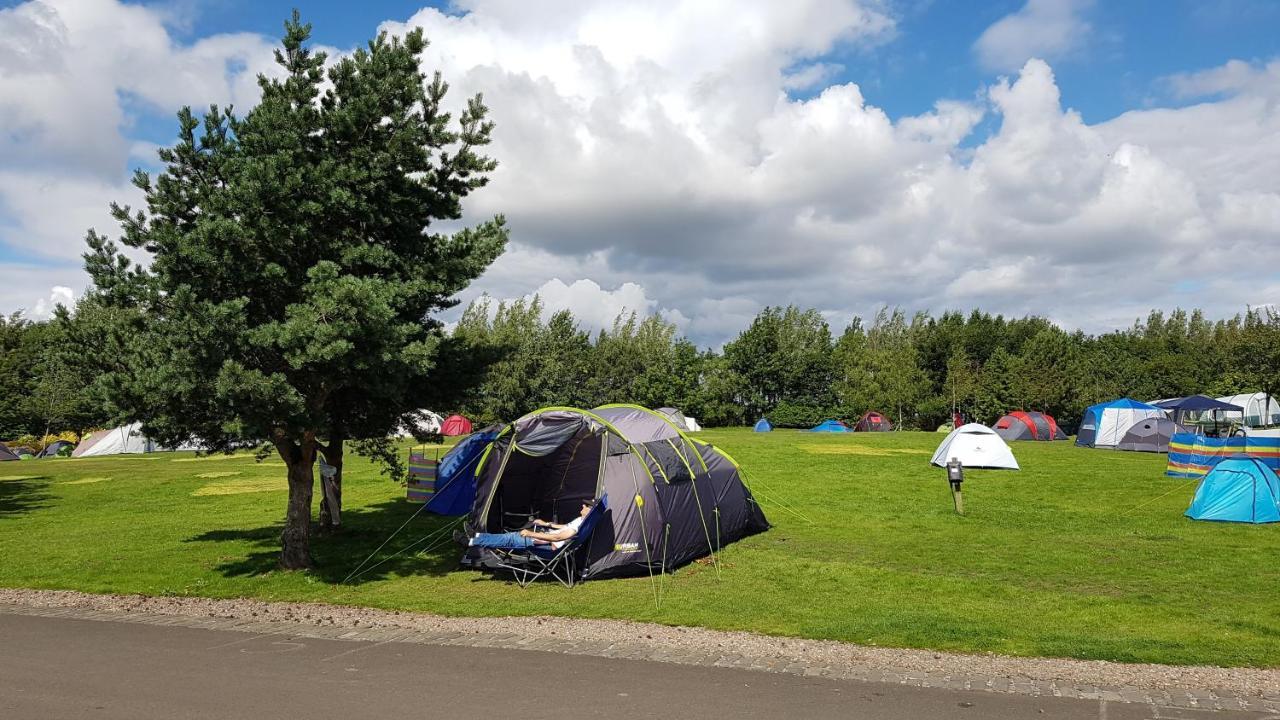 Edinburgh Festival Camping Hotel Ingliston Exterior photo