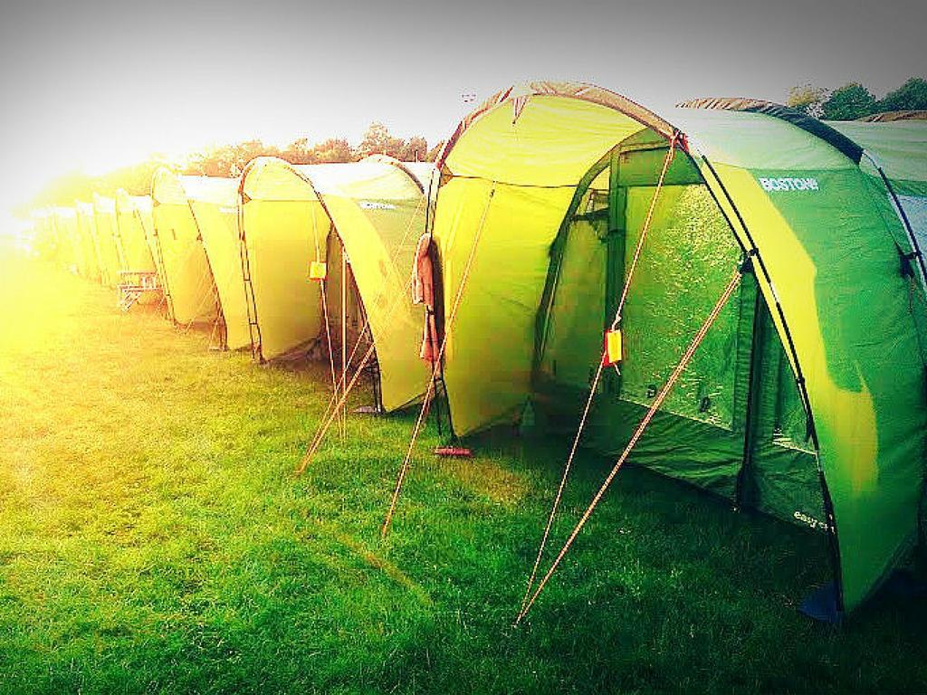 Edinburgh Festival Camping Hotel Ingliston Exterior photo